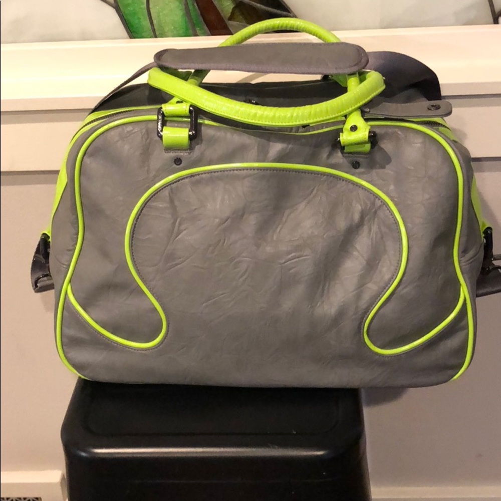 Fantastic Lululemon bag! Gray/green